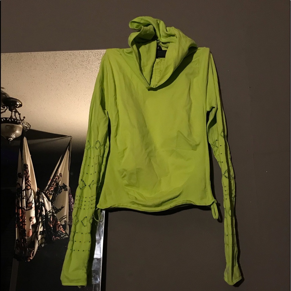 FREE PEOPLE; FP Movement Pull Over [xs]